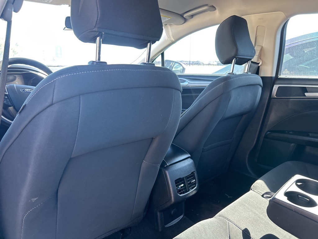 2020 Ford Fusion SE photo 35