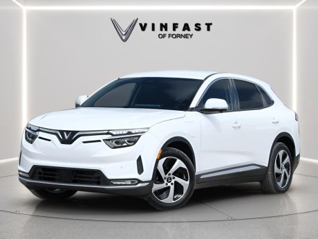 2025 VinFast VF 8 Eco 