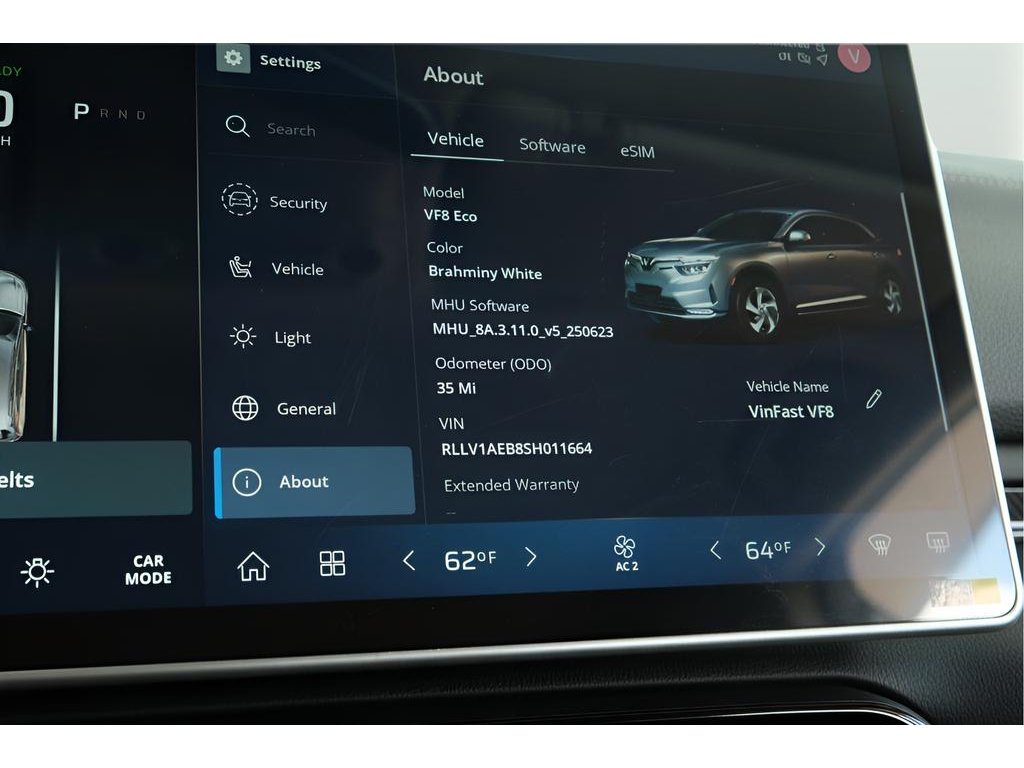 2025 VinFast VF 8 Eco - Photo 14