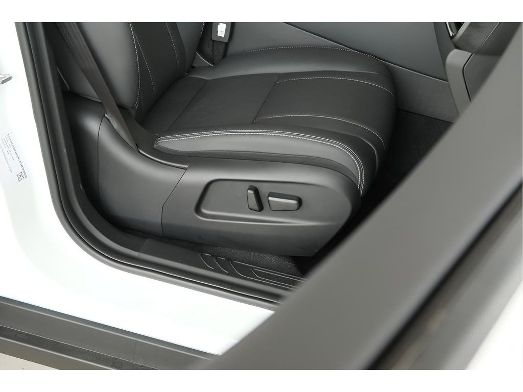 2025 VinFast VF 8 Eco - Photo 16