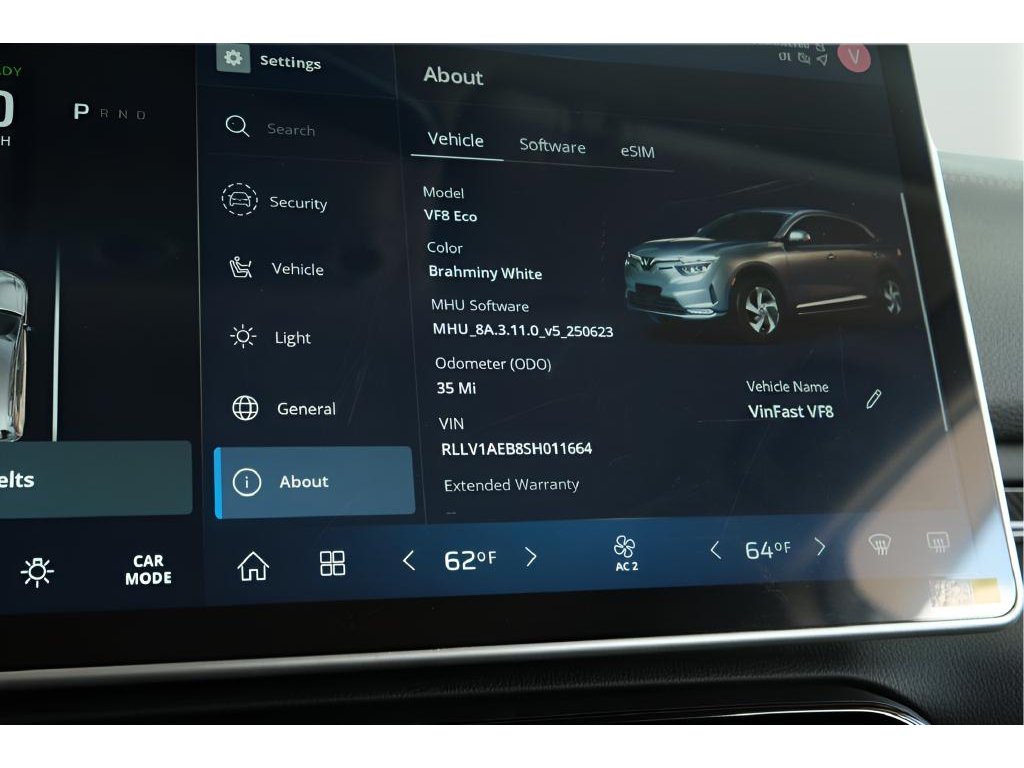 2025 VinFast VF 8 Eco - Photo 14