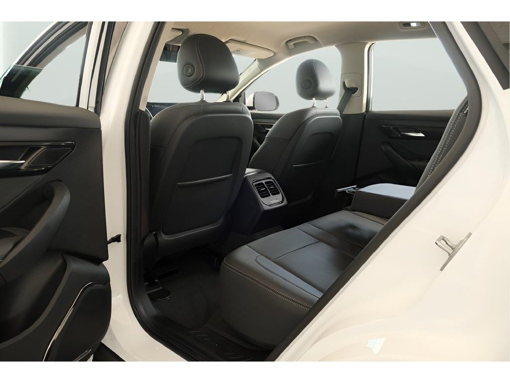 2025 VinFast VF 8 Eco - Photo 17