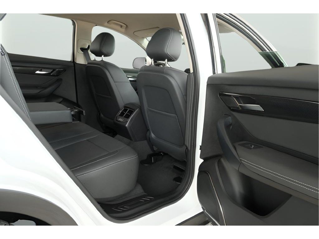 2025 VinFast VF 8 Eco - Photo 19