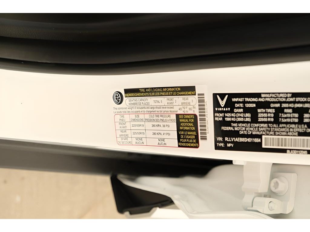 2025 VinFast VF 8 Eco - Photo 26