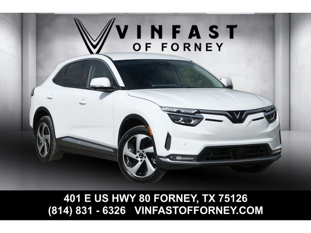 2025 VinFast VF 8 Eco's photo