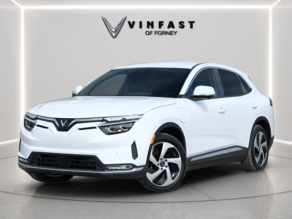 2025 VinFast VF 8 Eco's photo