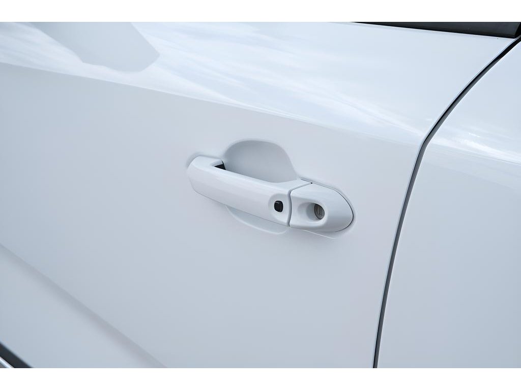 2025 VinFast VF 8 Eco - Photo 27