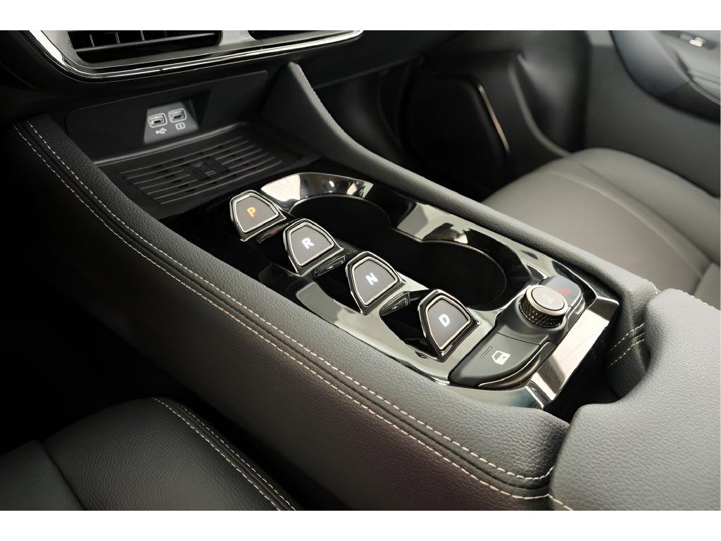 2025 VinFast VF 8 Eco - Photo 10