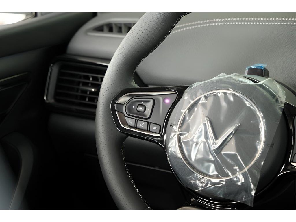 2025 VinFast VF 8 Eco - Photo 19