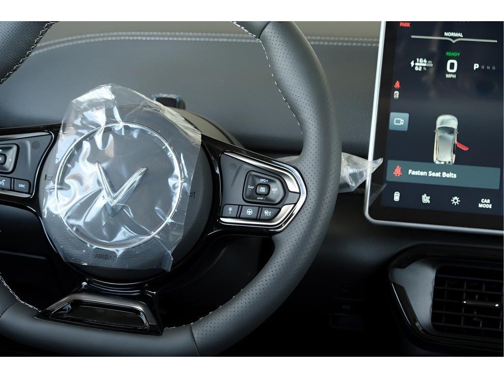 2025 VinFast VF 8 Eco - Photo 10