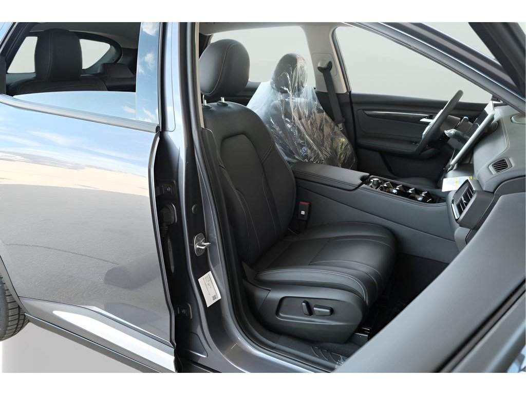 2025 VinFast VF 8 Eco - Photo 15
