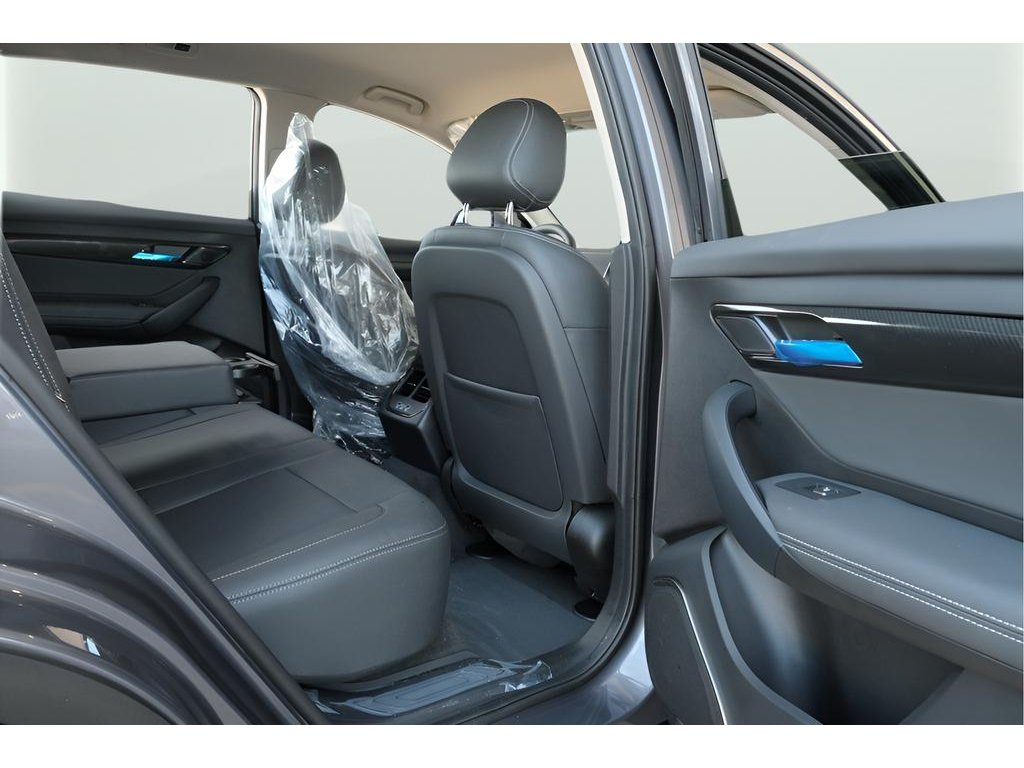 2025 VinFast VF 8 Eco - Photo 19