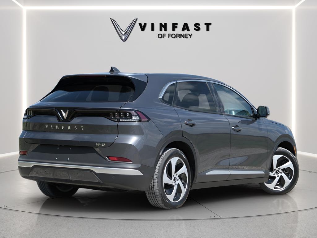 2025 VinFast VF 8 Eco - Photo 3