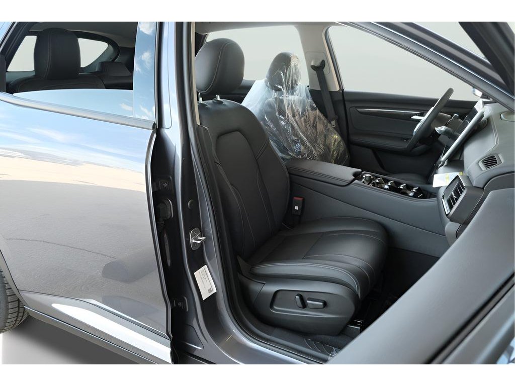 2025 VinFast VF 8 Eco - Photo 14
