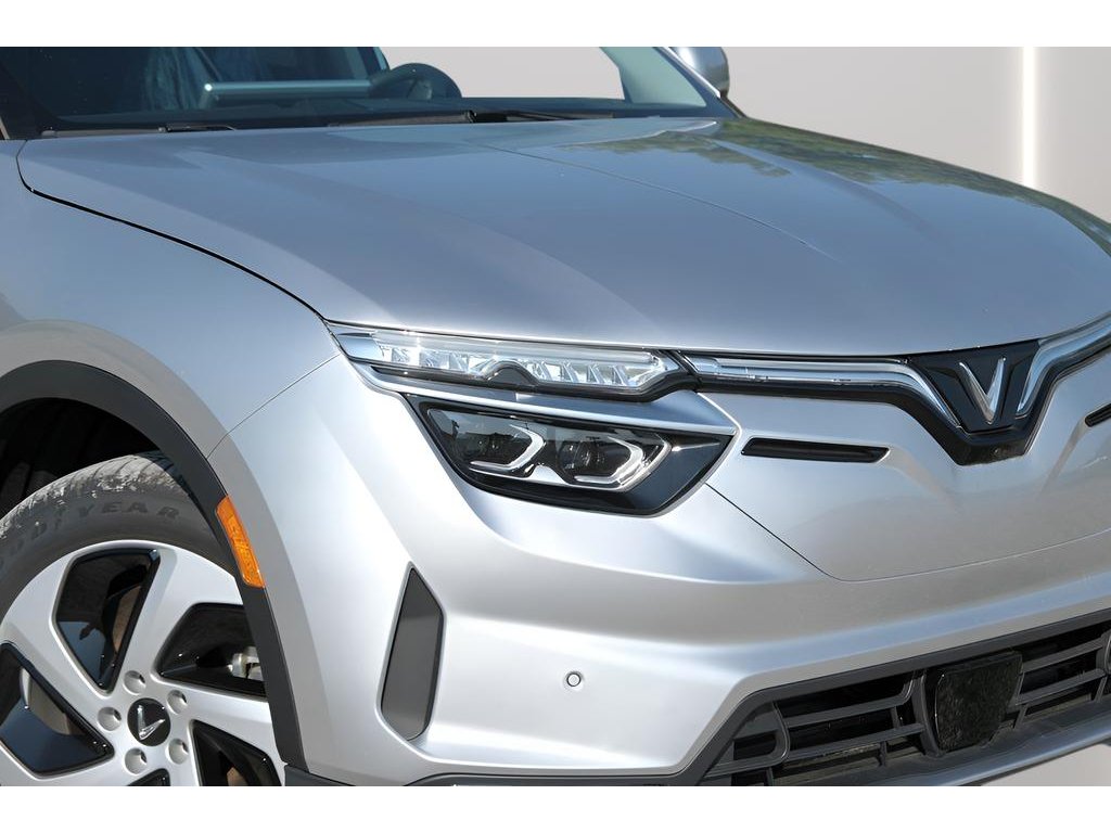 2025 VinFast VF 8 Eco - Photo 30