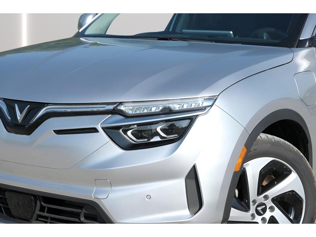 2025 VinFast VF 8 Eco - Photo 31