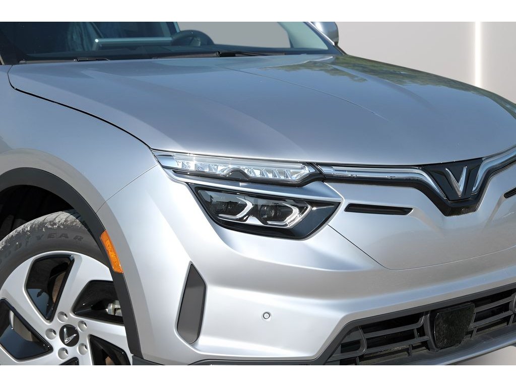 2025 VinFast VF 8 Eco - Photo 32