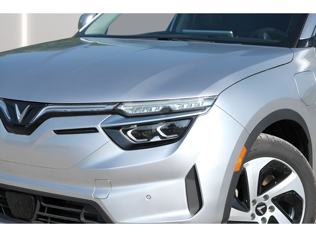 2025 VinFast VF 8 Eco - Photo 33