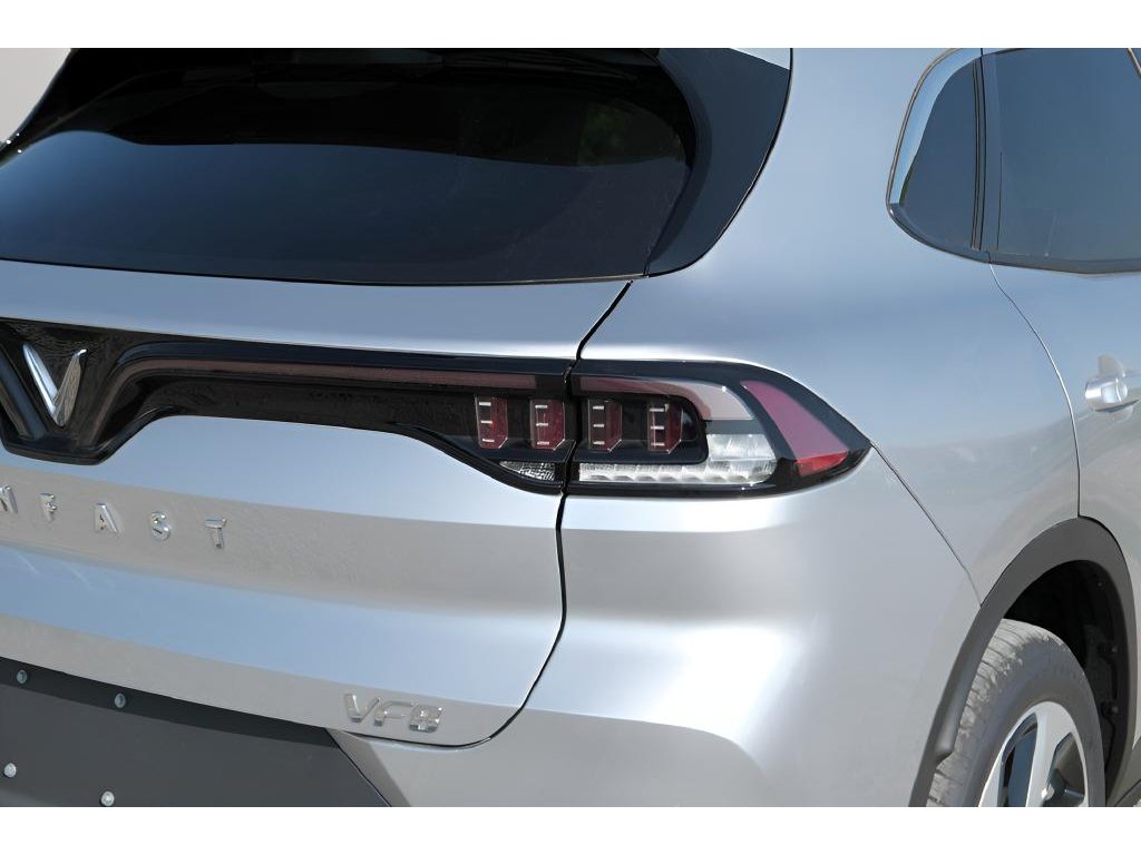 2025 VinFast VF 8 Eco - Photo 35