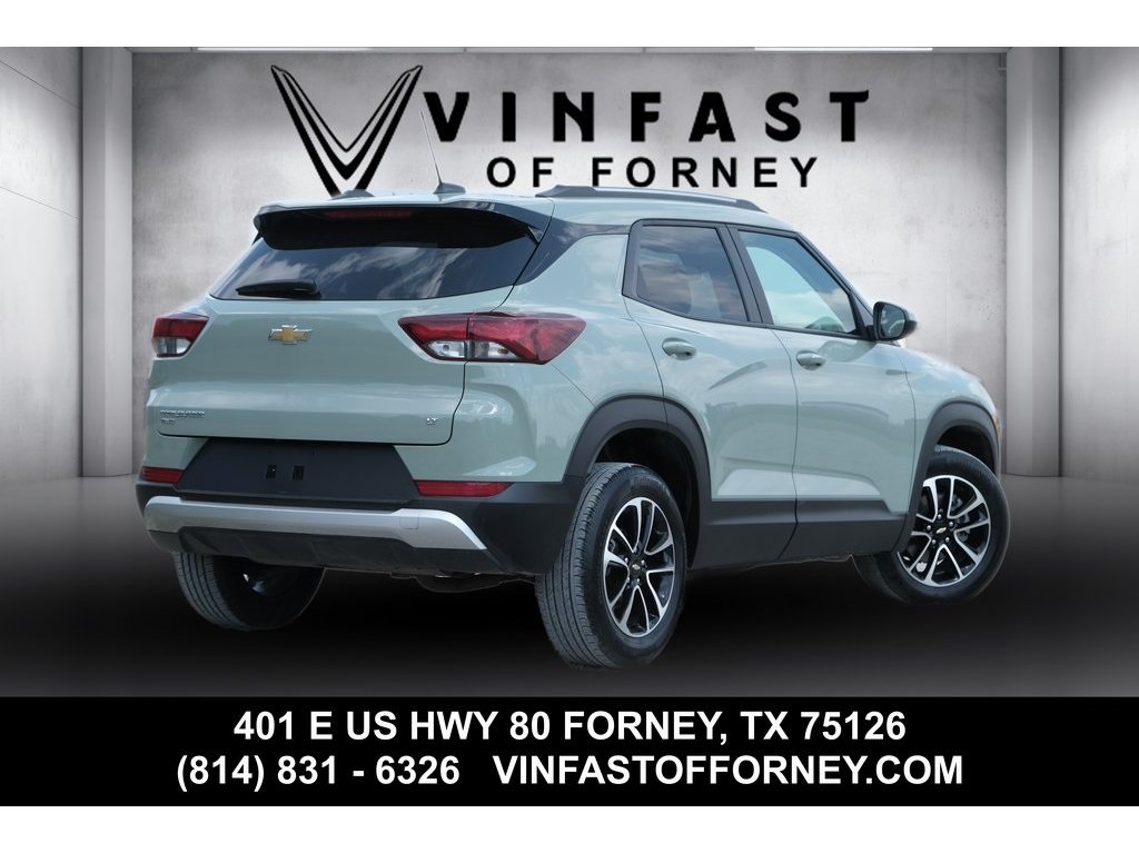 2025 Chevrolet Trailblazer LT photo 2