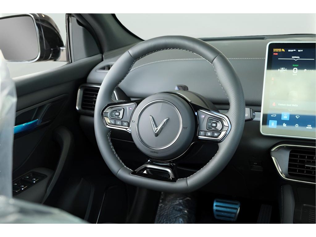 2025 VinFast VF 8 Plus - Photo 8
