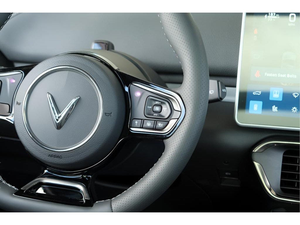 2025 VinFast VF 8 Plus - Photo 10