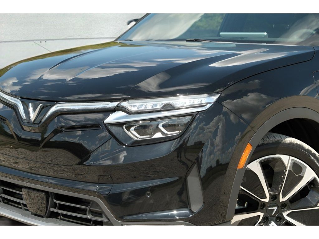 2025 VinFast VF 8 Plus - Photo 28