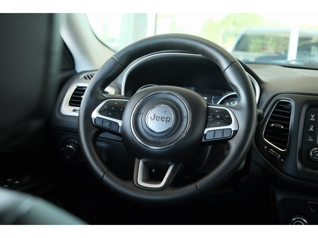 2018 Jeep Compass Sport photo 2