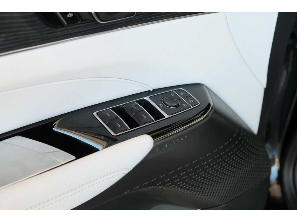 2024 Cadillac Lyriq Sport photo 3