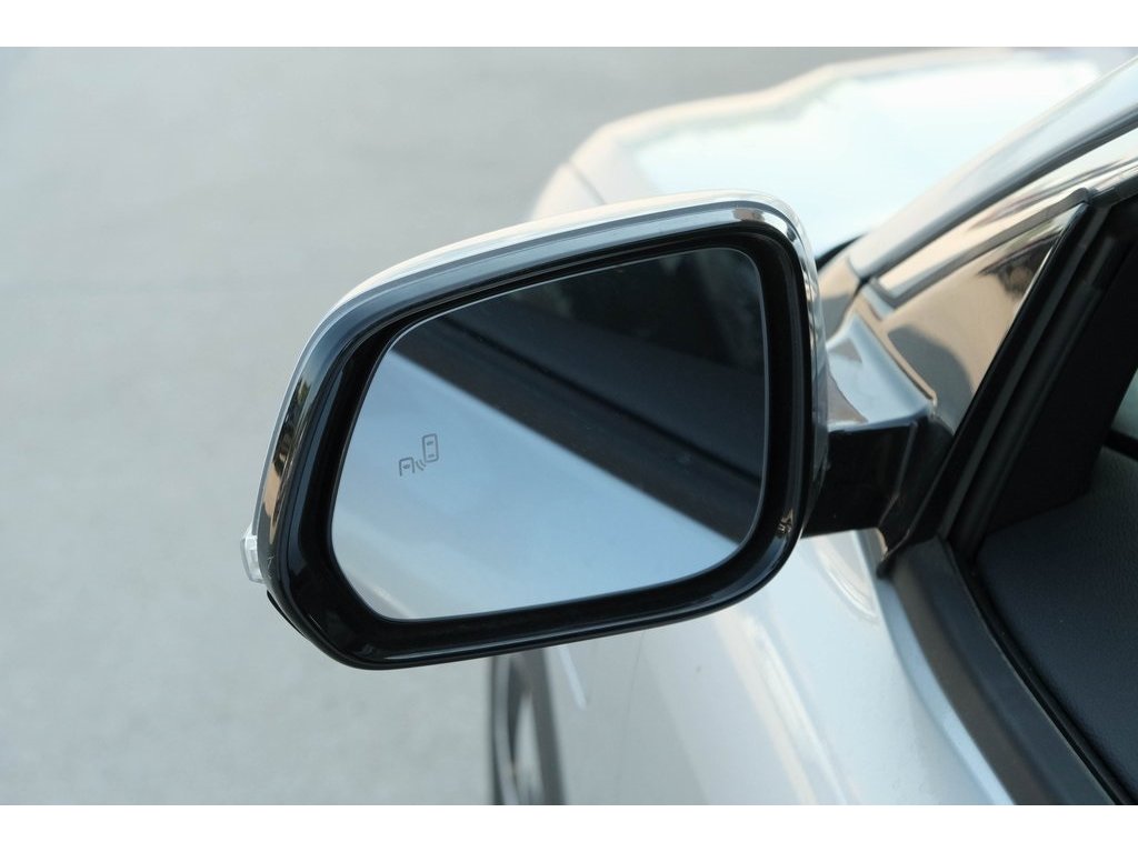 2025 Vinfast VF 8 8 photo 4