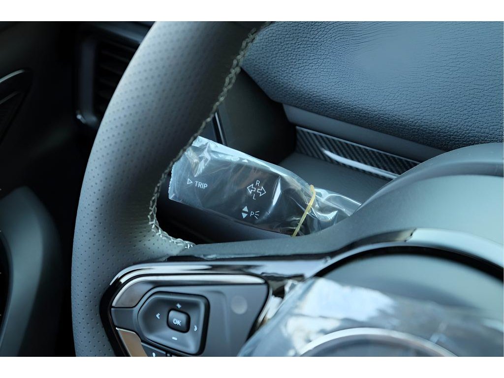 2025 VinFast VF 8 Eco - Photo 13