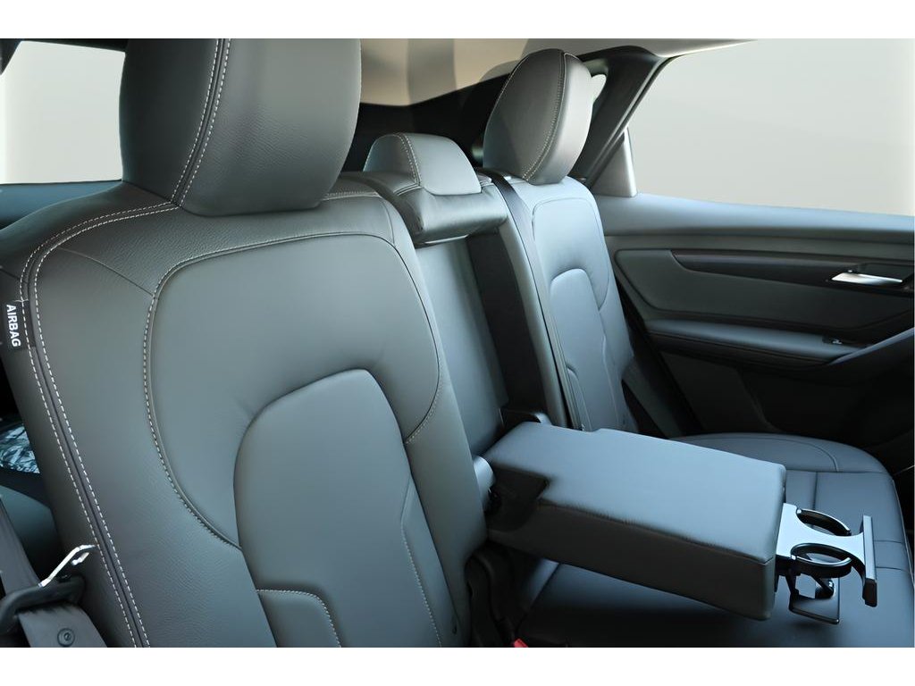 2025 VinFast VF 8 Eco - Photo 26