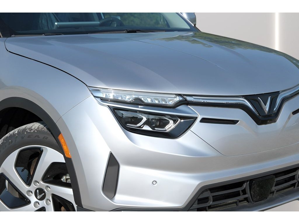2025 VinFast VF 8 Eco - Photo 30