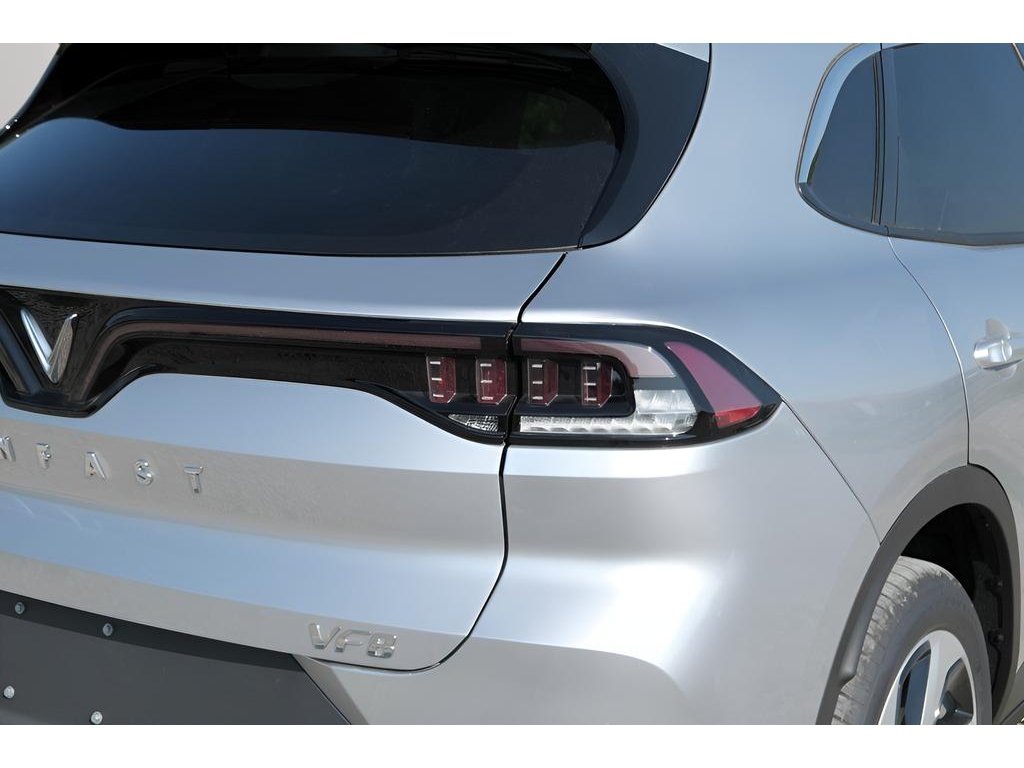 2025 VinFast VF 8 Eco - Photo 33