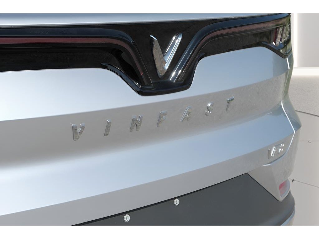 2025 VinFast VF 8 Eco - Photo 36