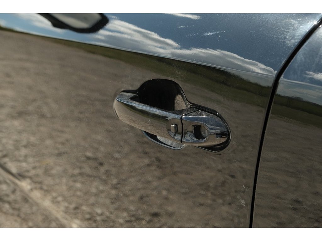 2025 Vinfast VF 8 8 photo 4