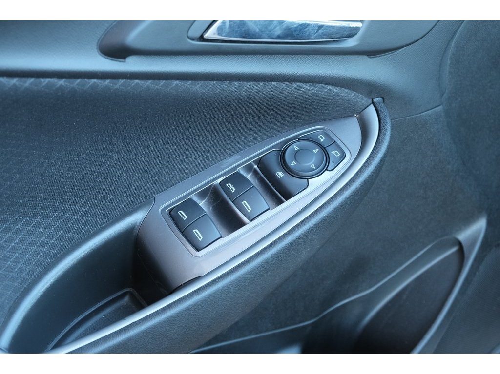 2023 Chevrolet Malibu 1LT photo 3