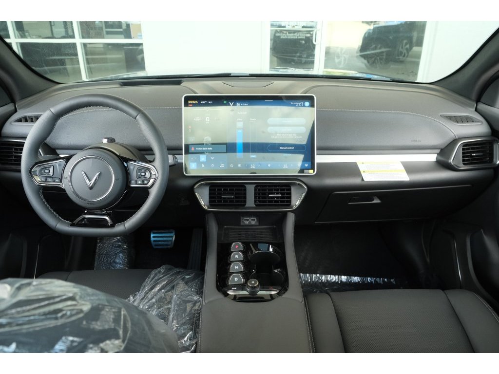 2025 Vinfast VF 8 8 photo 2