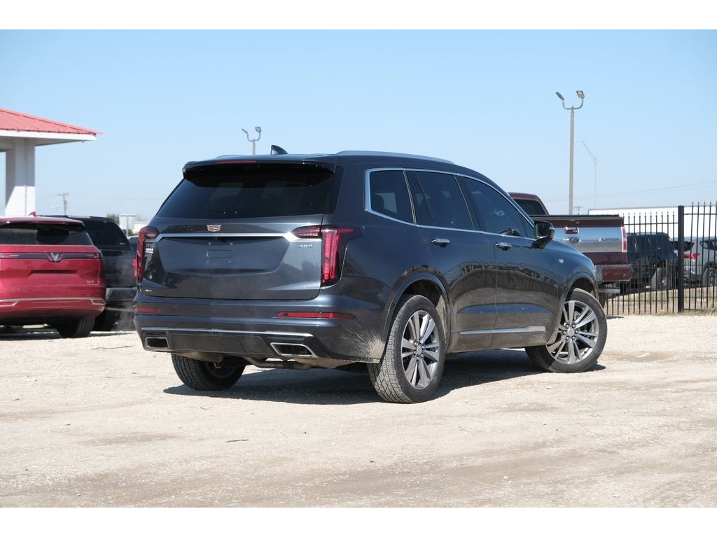 2021 Cadillac XT6 Premium Luxury photo 2