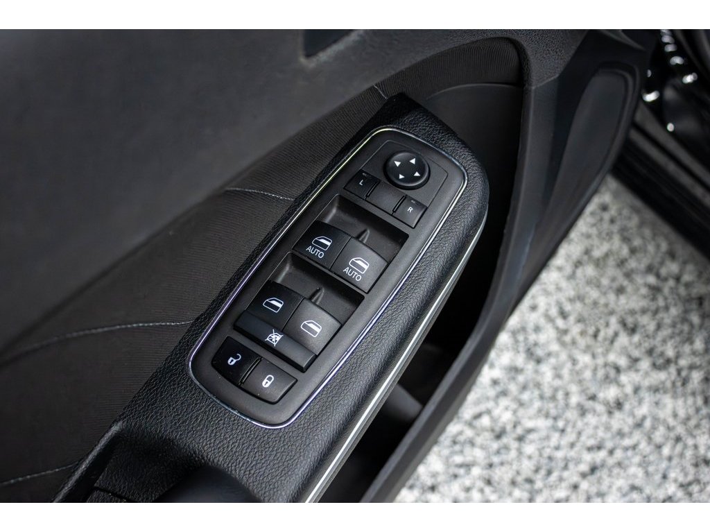 2022 Dodge Charger SXT photo 4