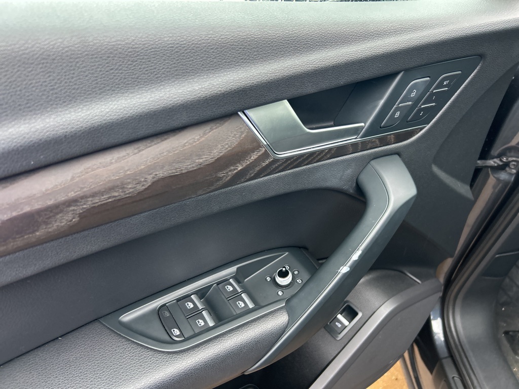 2018 Audi Q5 2.0T Premium photo 3