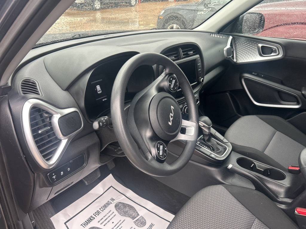 2024 Kia Soul LX S photo 3