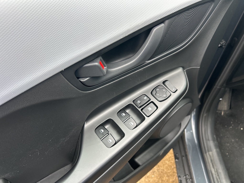 2019 Hyundai Kona SE photo 3