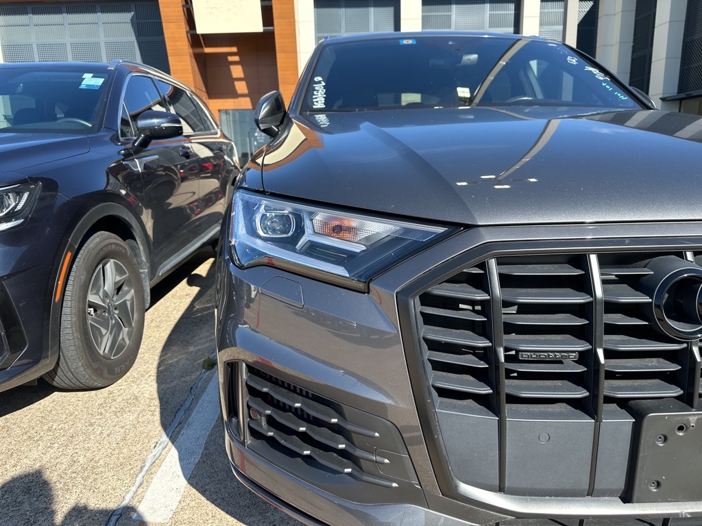 2021 Audi Q7 55 Premium photo 3