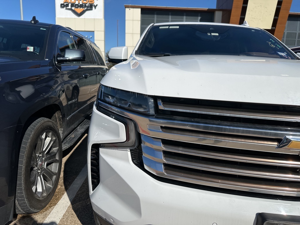 2021 Chevrolet Suburban High Country photo 2