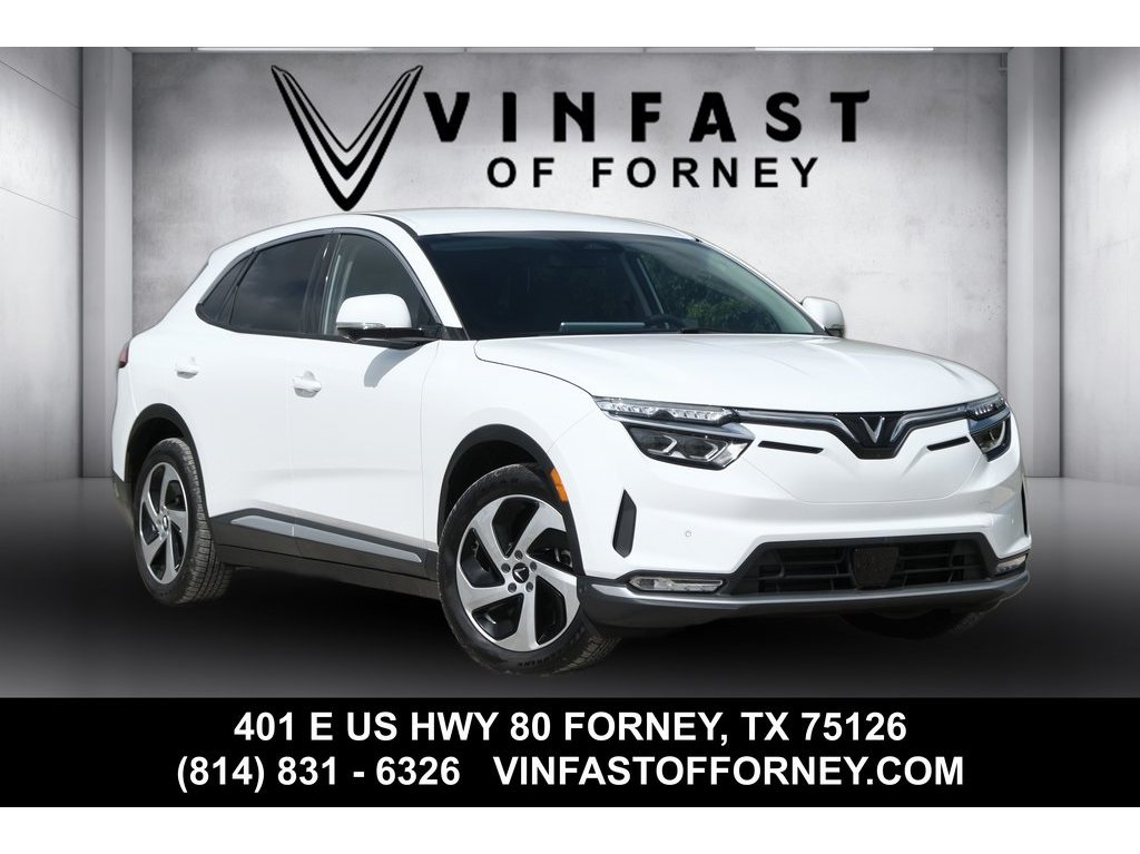 2023 VinFast VF 8 ECO's photo