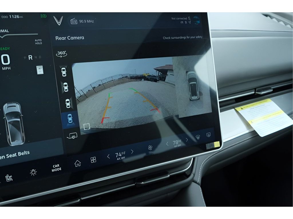 2024 VinFast VF 9 PLUS - Photo 14