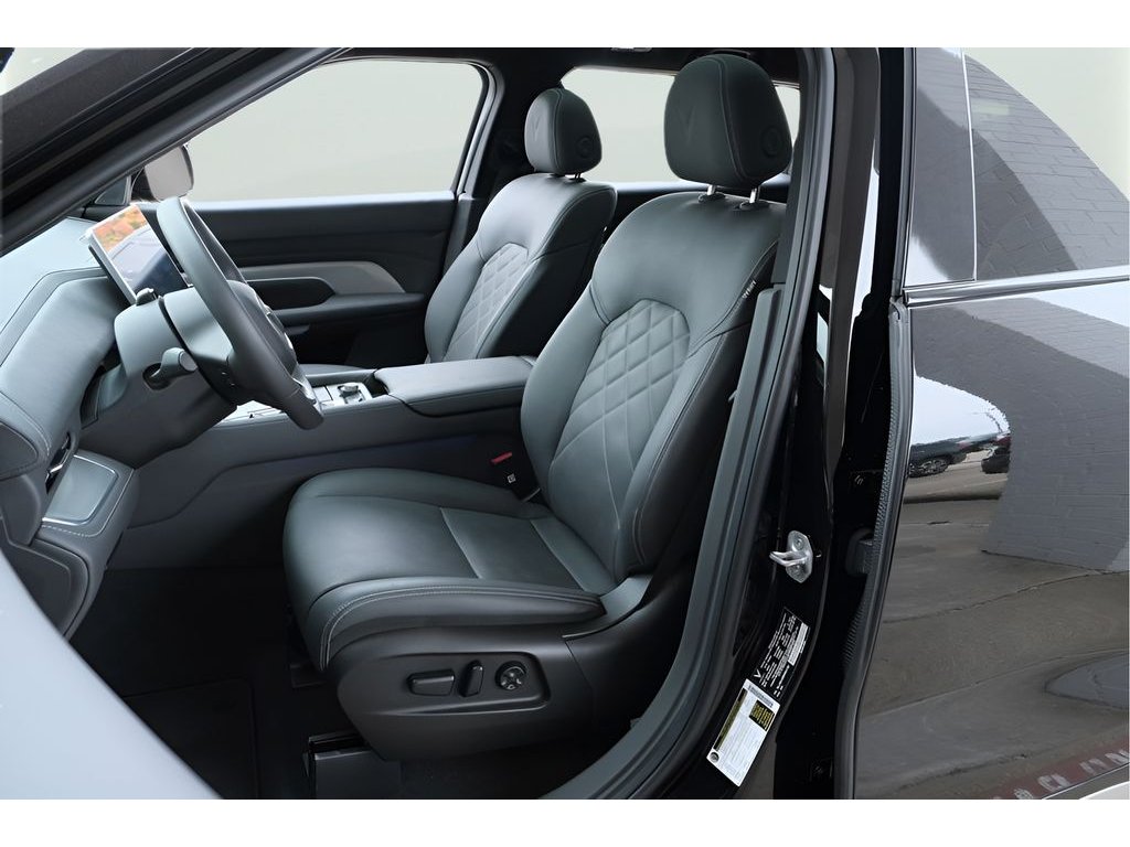 2024 VinFast VF 9 PLUS - Photo 17