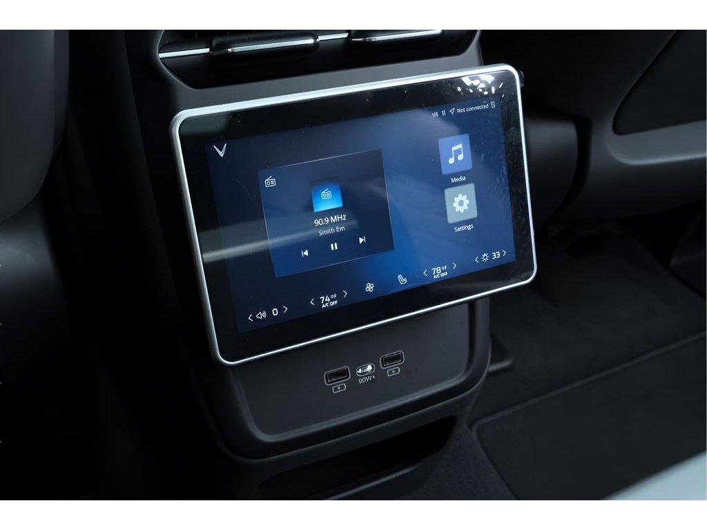 2024 VinFast VF 9 PLUS - Photo 23