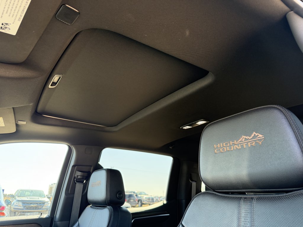 2022 Chevrolet Silverado 1500 High Country - Photo 8